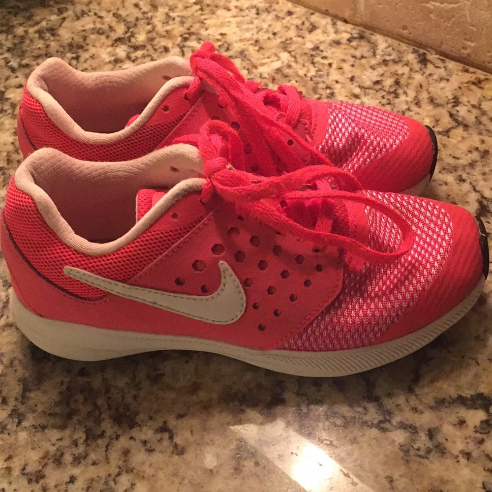 Girls Nike size 12.5